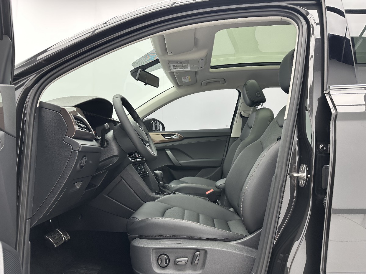 Volkswagen Tharu 2023 car image #5