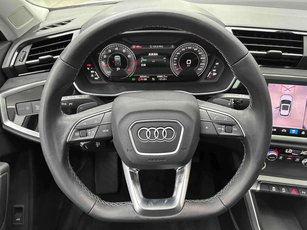 Audi Q3 2022 car image #20