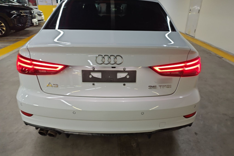 2018 car image #6