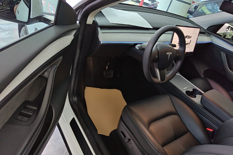 Tesla Model Y 2023 #16 Tesla Model Y 2023 car image #16