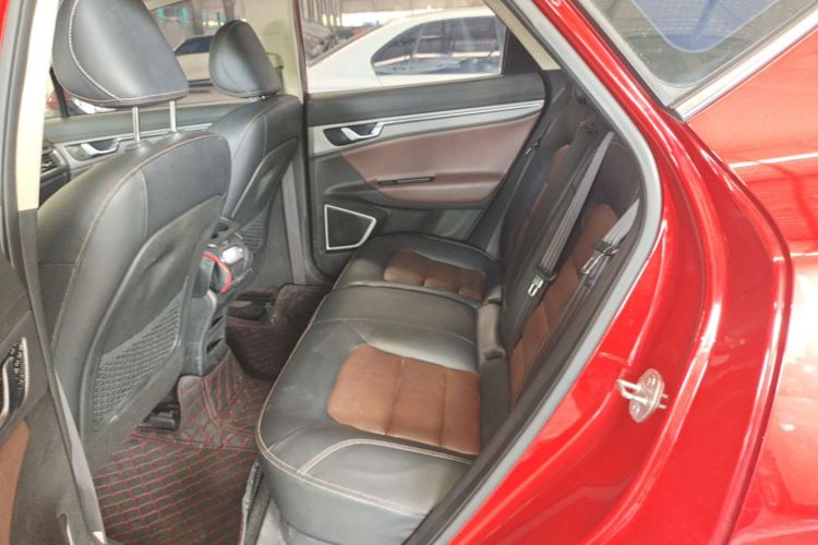 GEELY Emgrand GS 2017 car image #17
