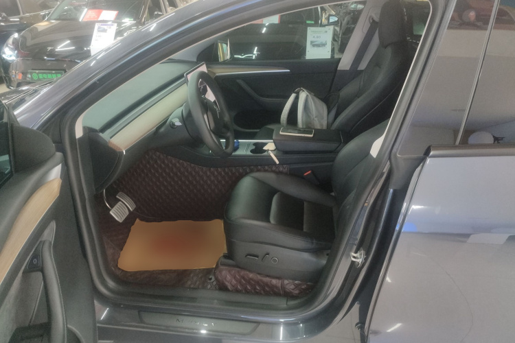 Tesla Model Y 2022 car image #15