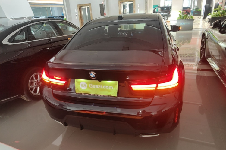 BMW 3 Series 2024 #4 BMW 3 Series 2024 car image #4