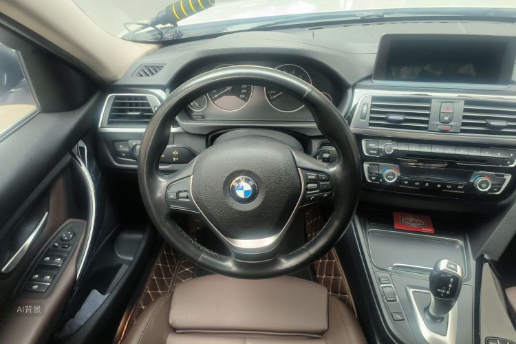 BMW 3 Series 2018 car image #12