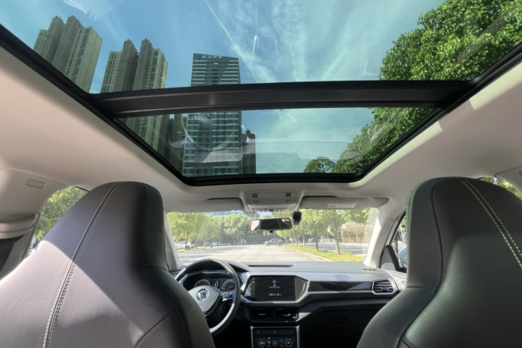 Volkswagen T-Cross 2021 car image #18