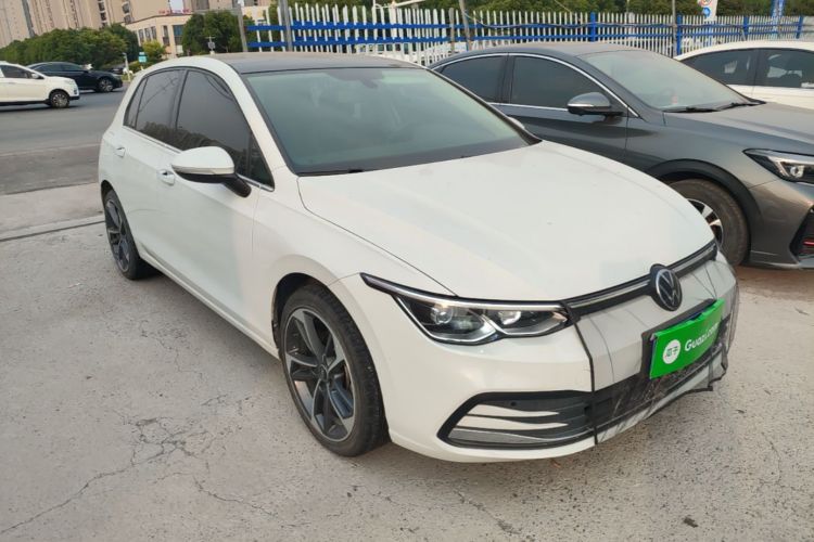 Volkswagen Golf 2023 car image #4