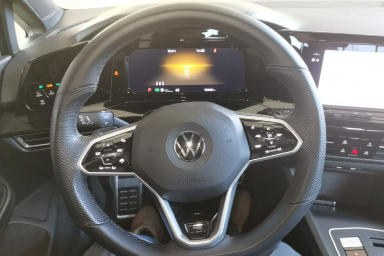 Volkswagen Golf 2023 #11 Volkswagen Golf 2023 صورة سيارة #11