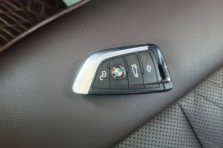 BMW 3 Series 2022 #9 BMW 3 Series 2022 car image #9