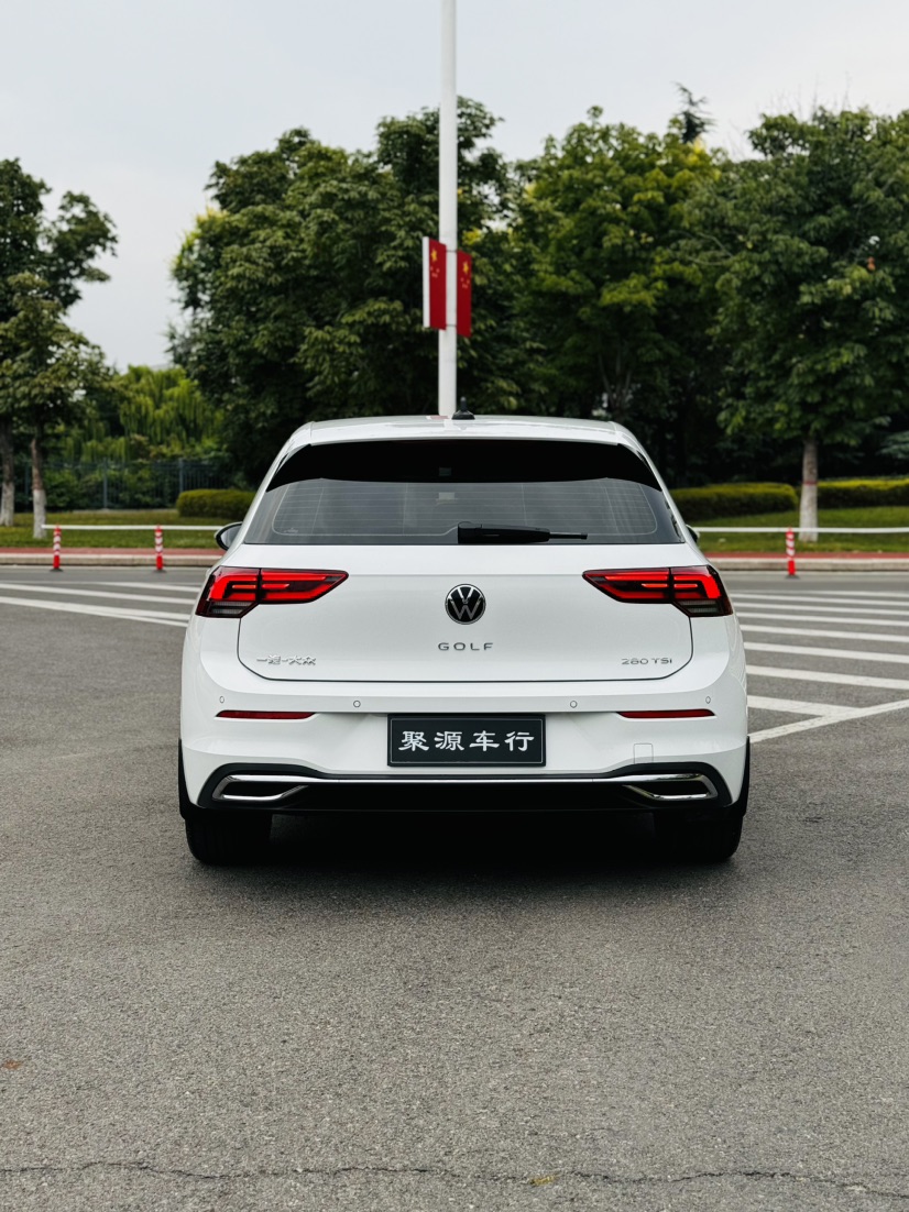 Volkswagen Golf 2022 car image #8