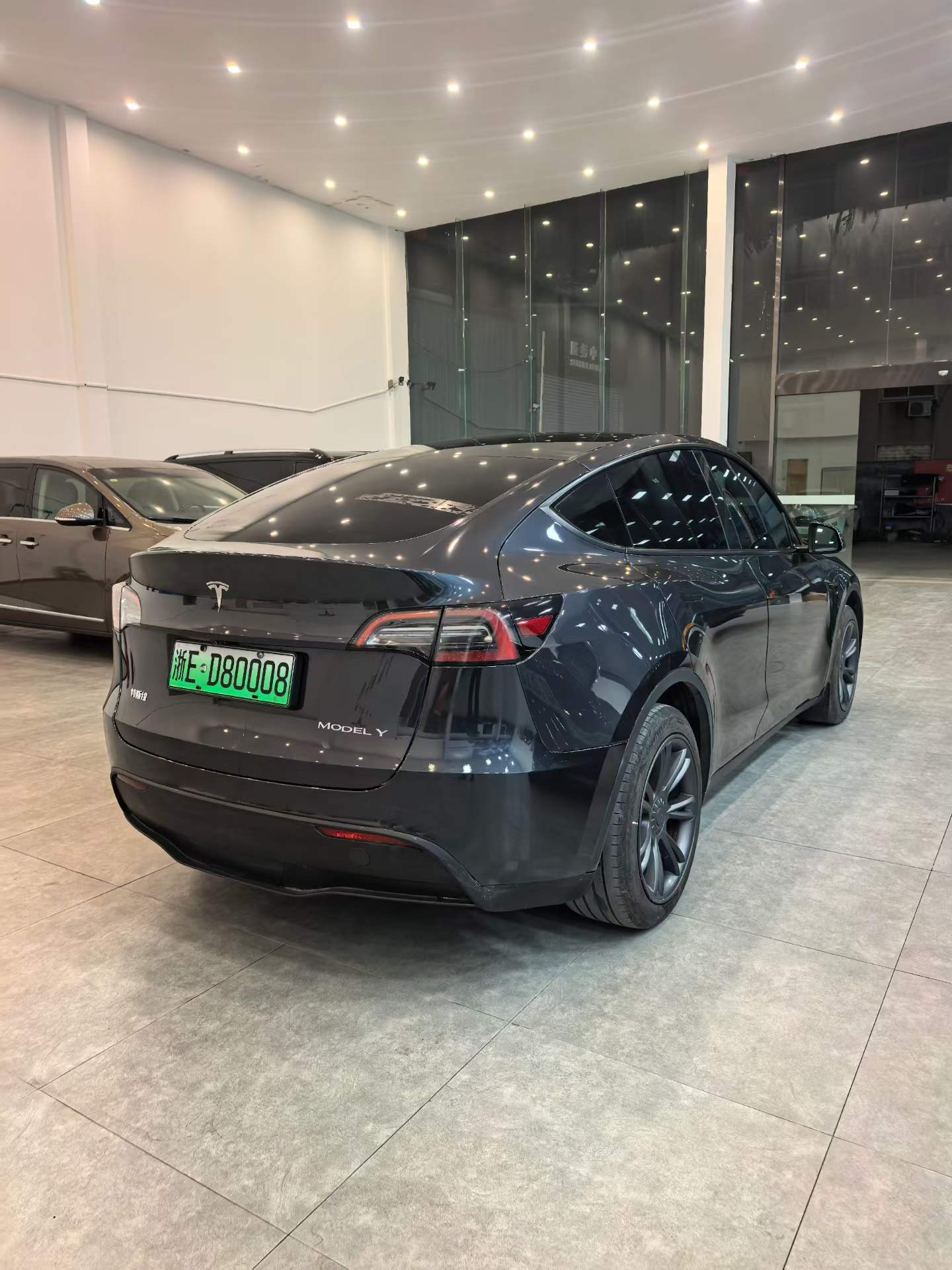 Tesla Model Y 2024 car image #4