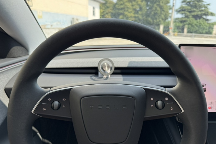 Tesla Model 3 2025 #13 Tesla Model 3 2025 car image #13