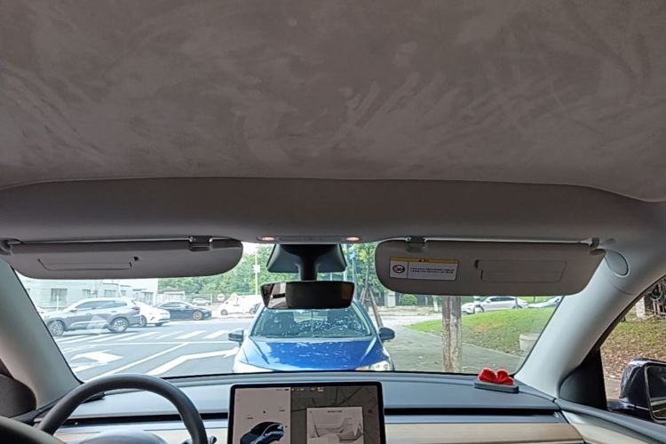 Tesla Model Y 2021 #20 Tesla Model Y 2021 car image #20