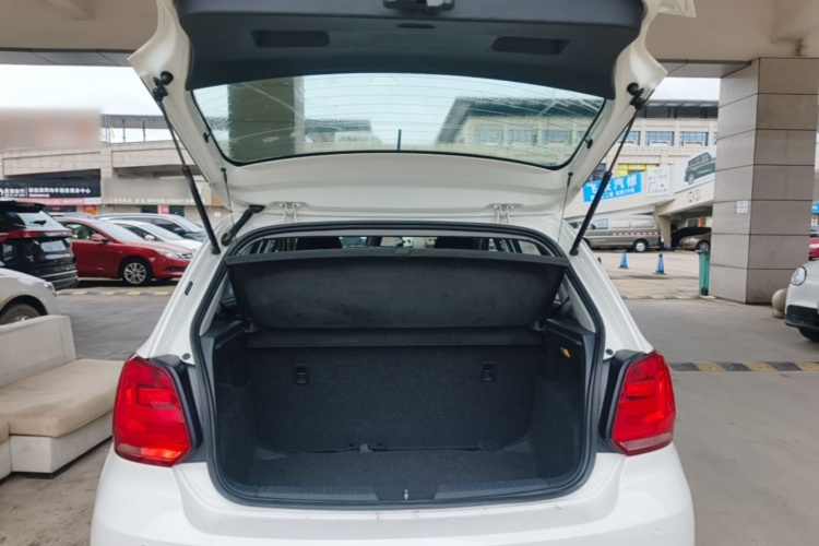 Volkswagen Polo 2017 car image #19