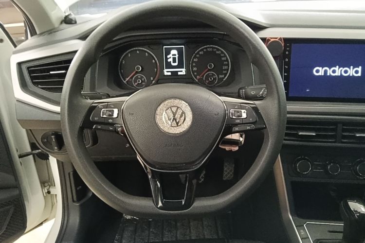 Volkswagen Polo 2020 car image #11
