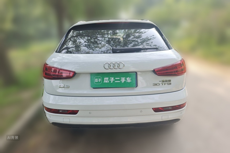 Audi Q3 2018 car image #6
