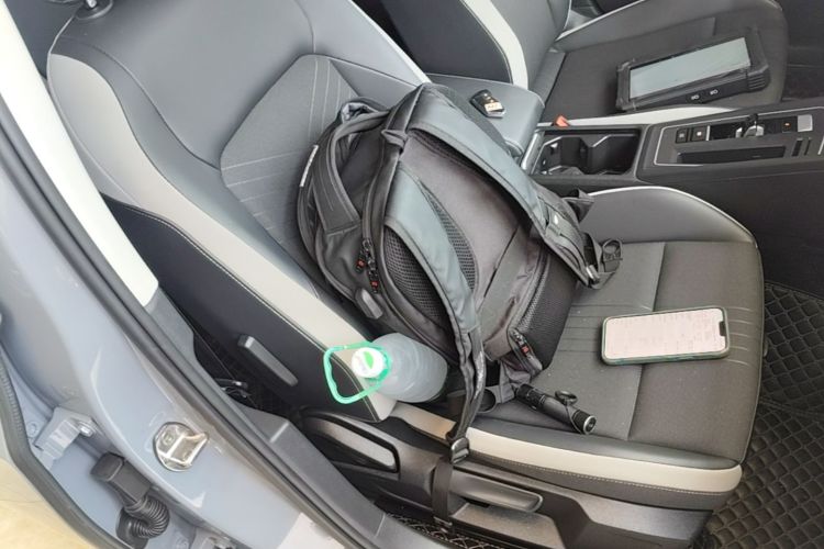 Volkswagen Golf 2021 car image #24