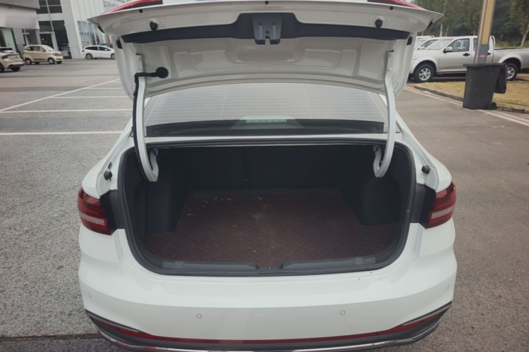 Volkswagen Lavida 2022 صورة سيارة #19