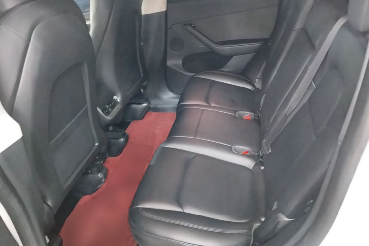 Tesla Model Y 2023 #13 Tesla Model Y 2023 car image #13