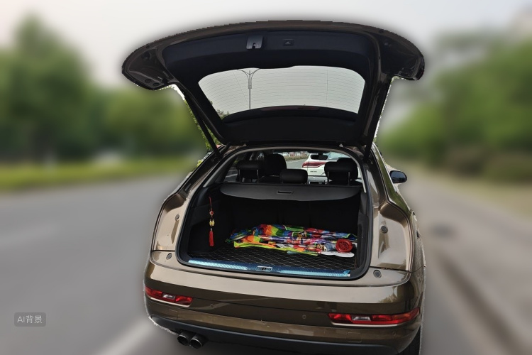 Audi Q3 2016 car image #21