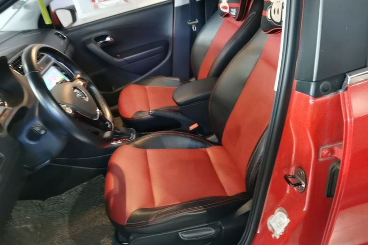 Volkswagen Polo 2016 car image #15