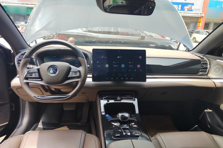 BYD Han 2023 car image #10