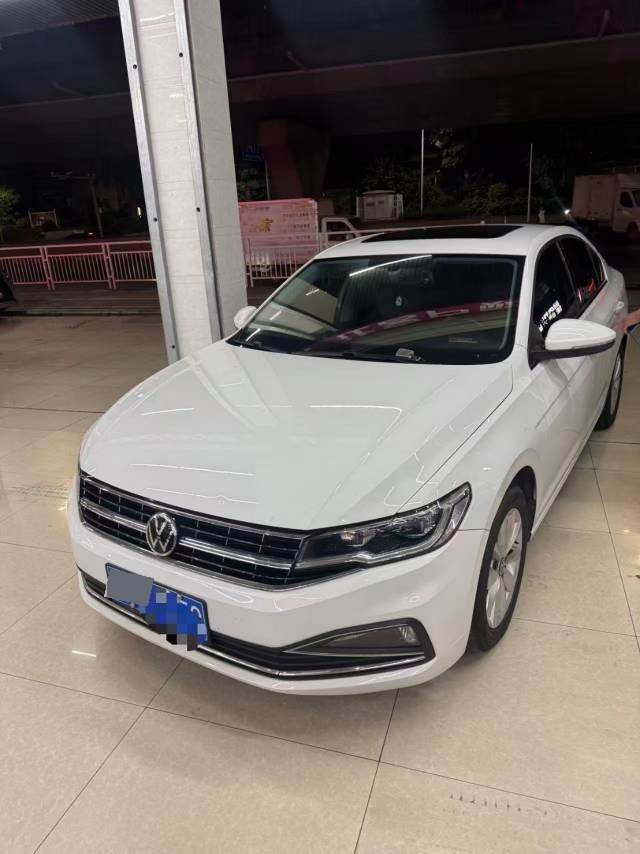 2021 immagine di auto 