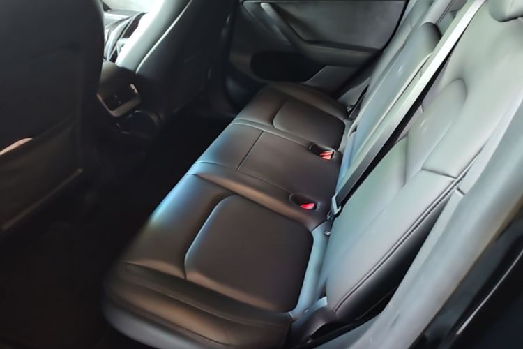 Tesla Model Y 2021 #13 Tesla Model Y 2021 car image #13