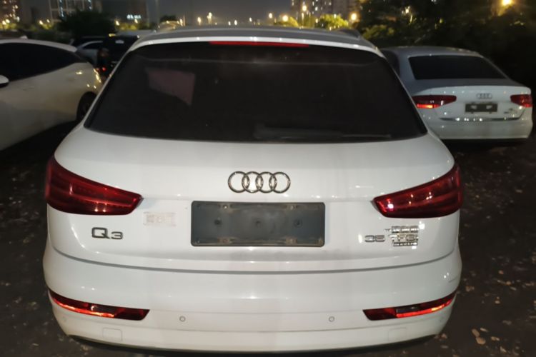 Audi Q3 2018 immagine di auto #6