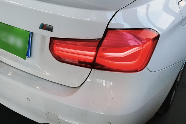 BMW 3 Series 2017 #8 BMW 3 Series 2017 car image #8