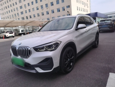 BMW X1 2021 BMW X1 2021 car image