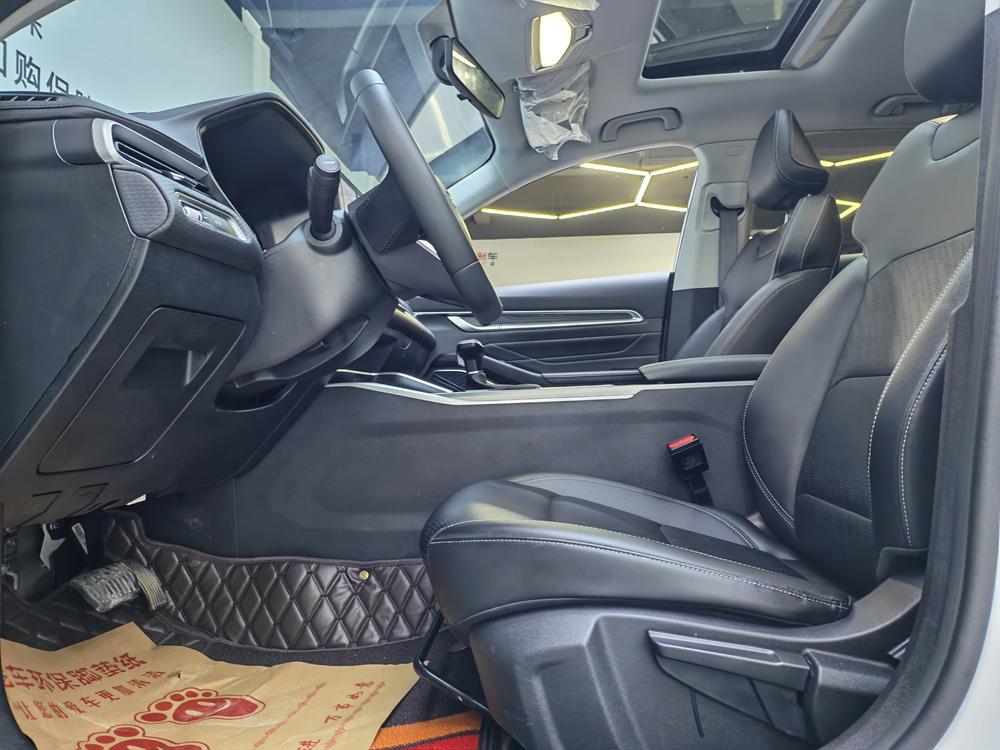 GEELY Emgrand 2023 car image #13
