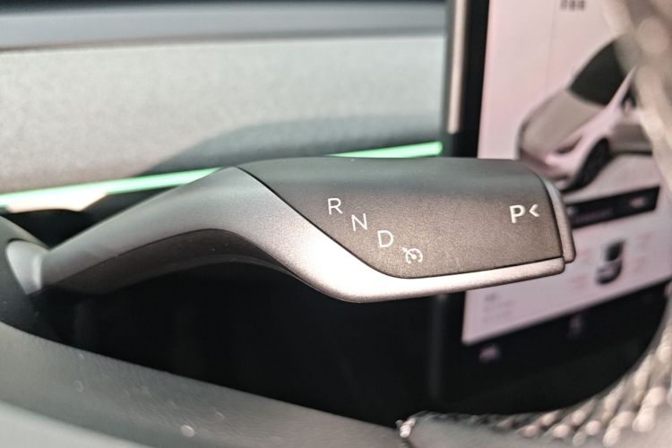 Tesla Model Y 2024 #14 Tesla Model Y 2024 immagine di auto #14