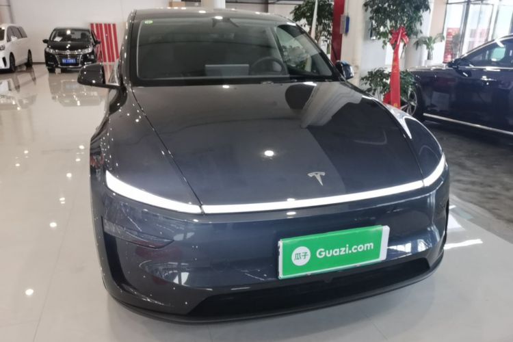 Tesla Model Y 2025 #3 Tesla Model Y 2025 car image #3
