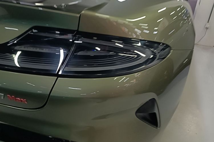 MI SU7 2025 immagine di auto #8