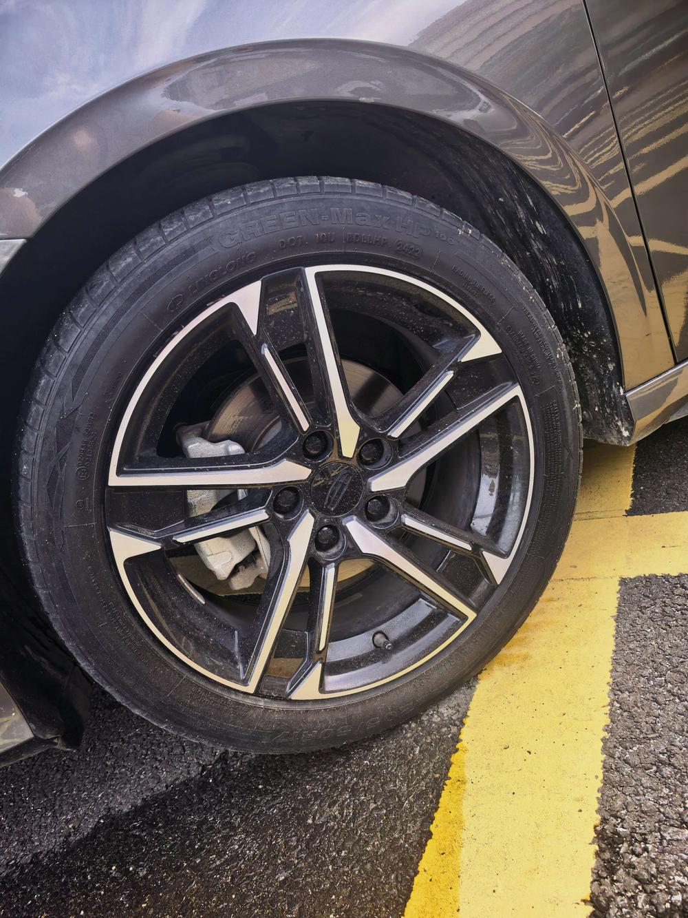 GEELY Binray 2022 car image #9
