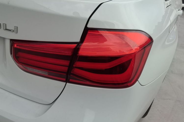 BMW 3 Series 2019 #8 BMW 3 Series 2019 car image #8