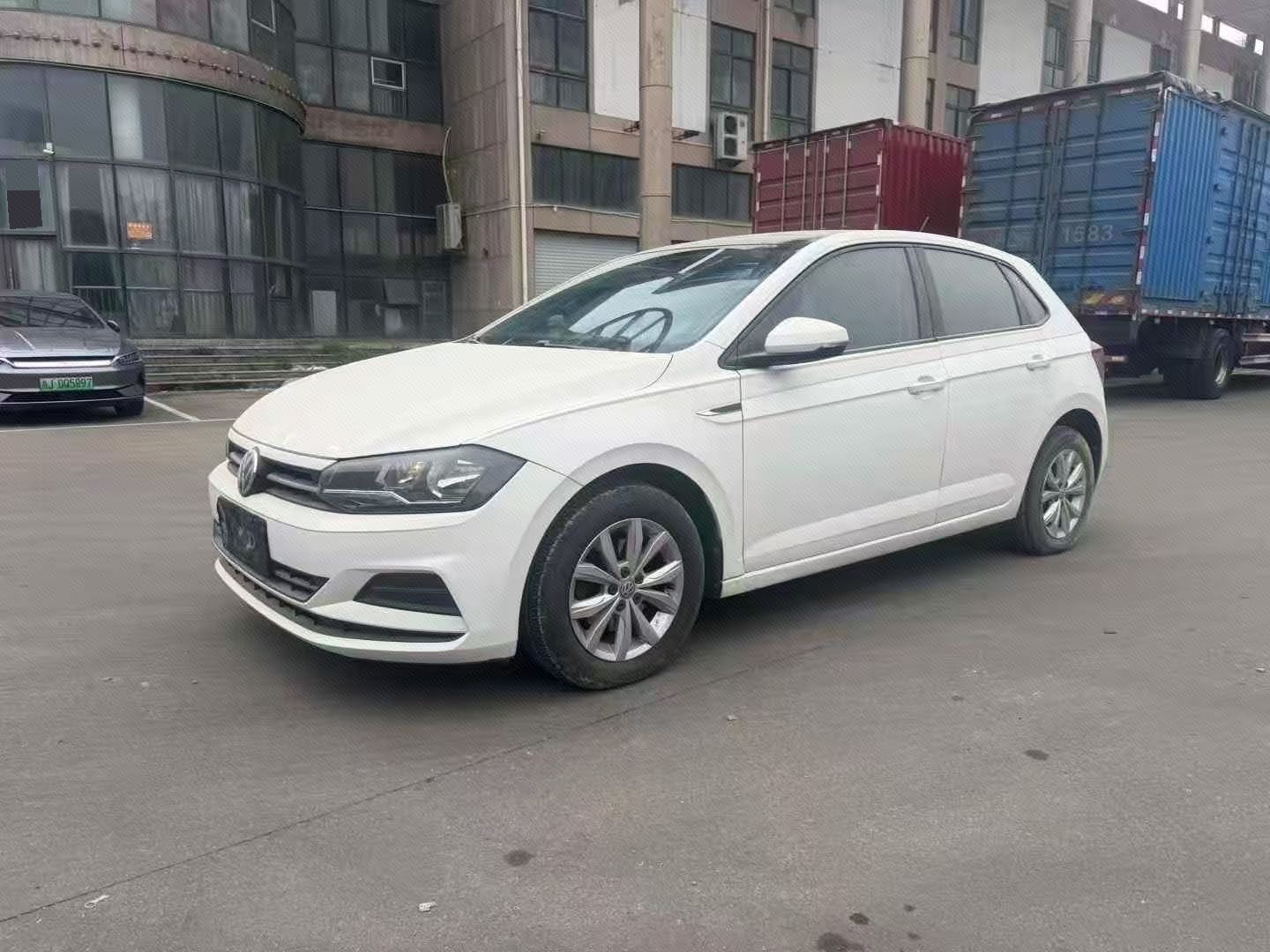 Volkswagen Polo 2021 car image 