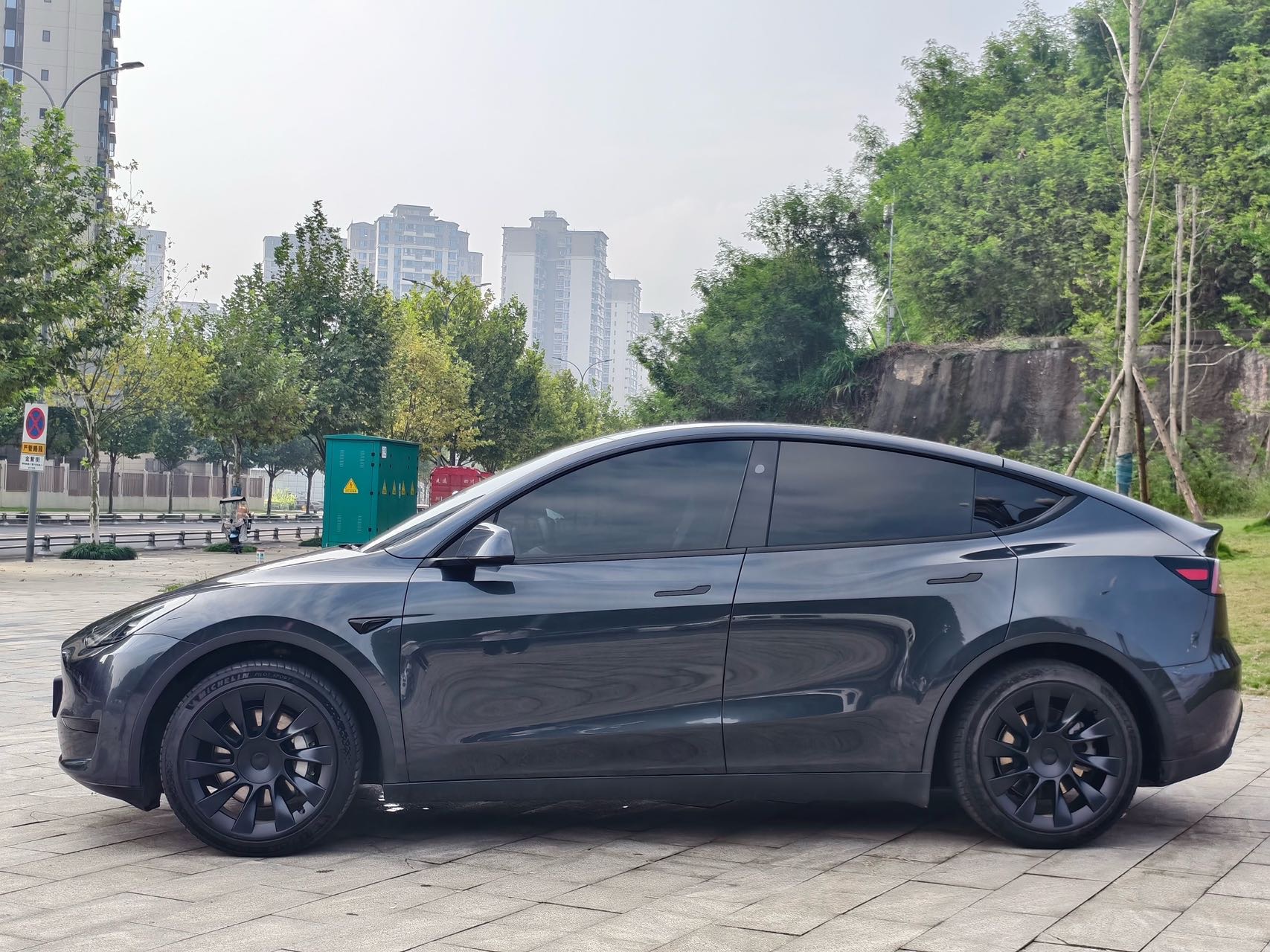 Tesla Model Y 2024 #5 Tesla Model Y 2024 صورة سيارة #5