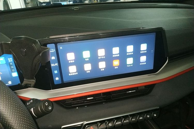 GEELY Coolray 2023 immagine di auto #17