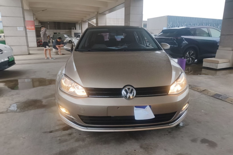 Volkswagen Golf 2016 car image #3