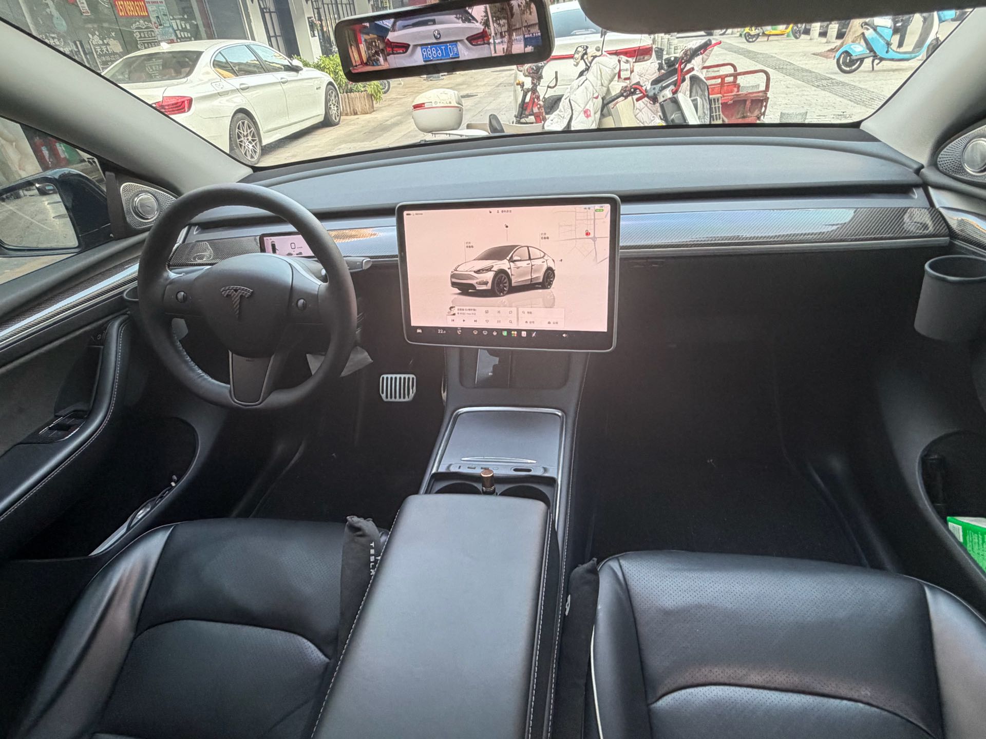 Tesla Model Y 2022 #4 Tesla Model Y 2022 car image #4