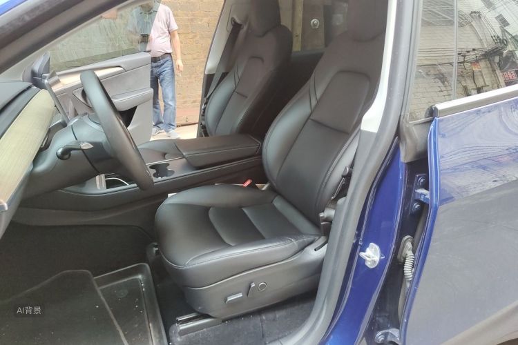 Tesla Model Y 2021 immagine di auto #17