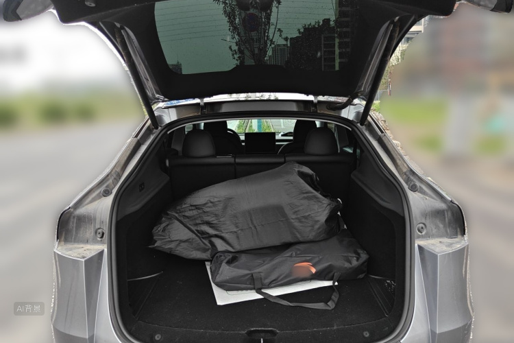 Tesla Model Y 2025 #21 Tesla Model Y 2025 car image #21