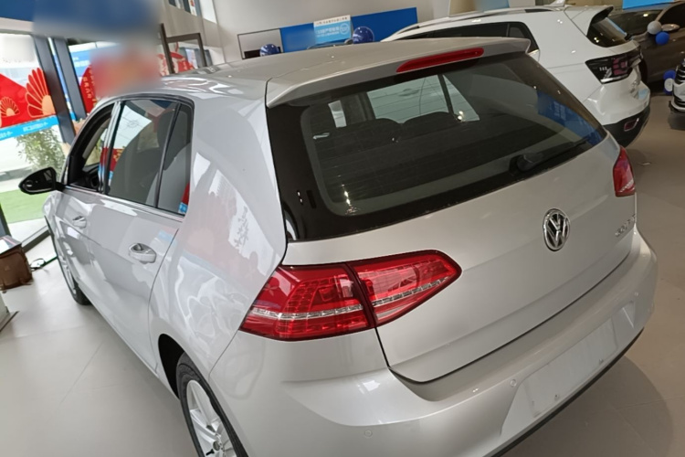 Volkswagen Golf 2015 car image #5