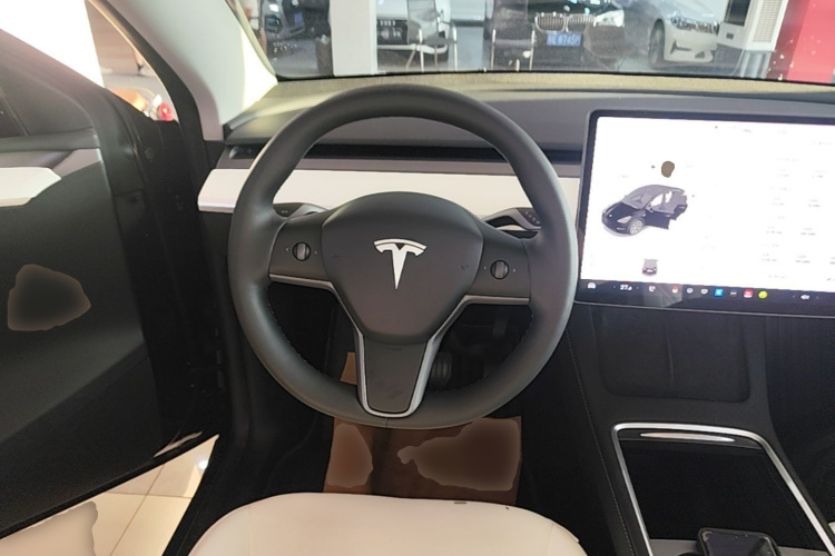 Tesla Model Y 2023 #11 Tesla Model Y 2023 car image #11