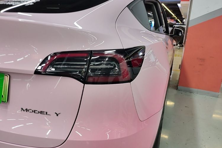 Tesla Model Y 2024 #8 Tesla Model Y 2024 car image #8