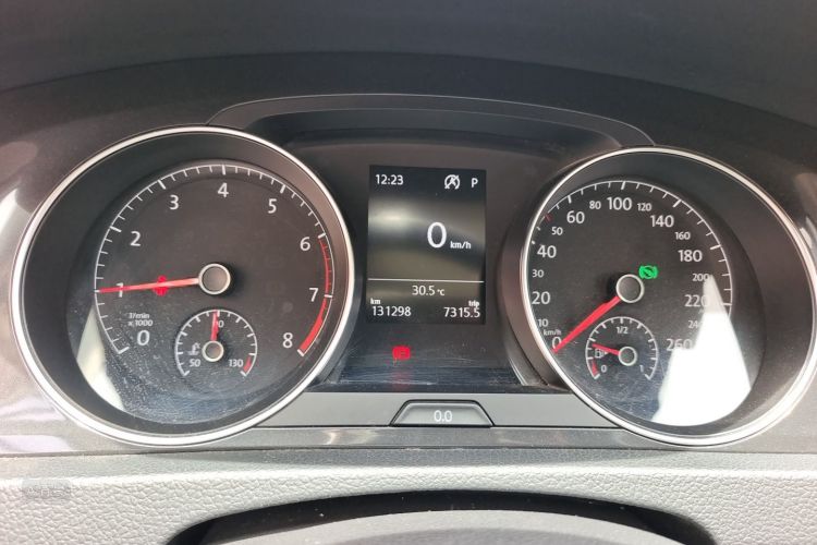 Volkswagen Golf 2018 car image #13
