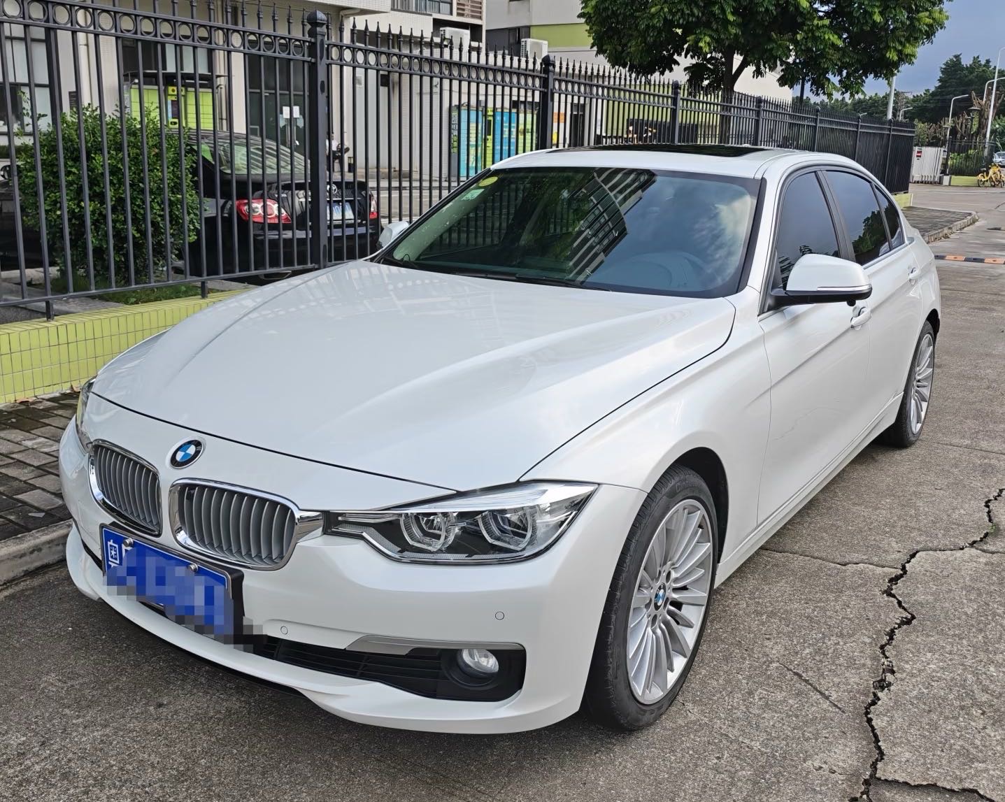 BMW 3 Series 2018 car image 