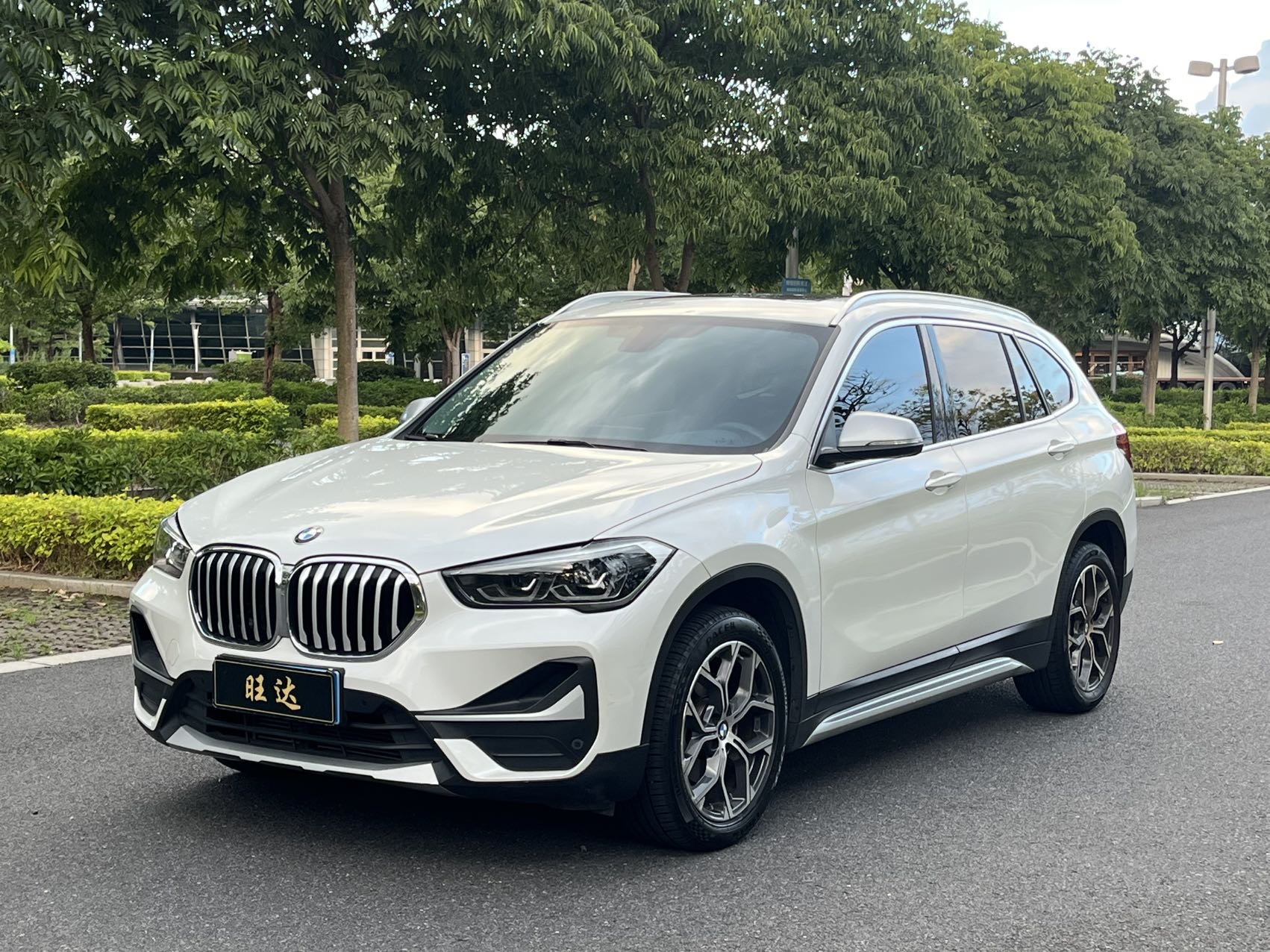 BMW X1 2021 BMW X1 2021 car image