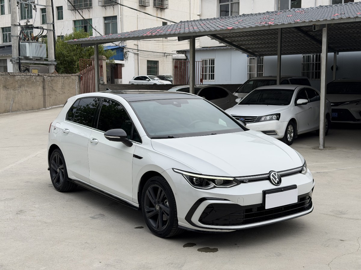 Volkswagen Golf 2022 car image #3